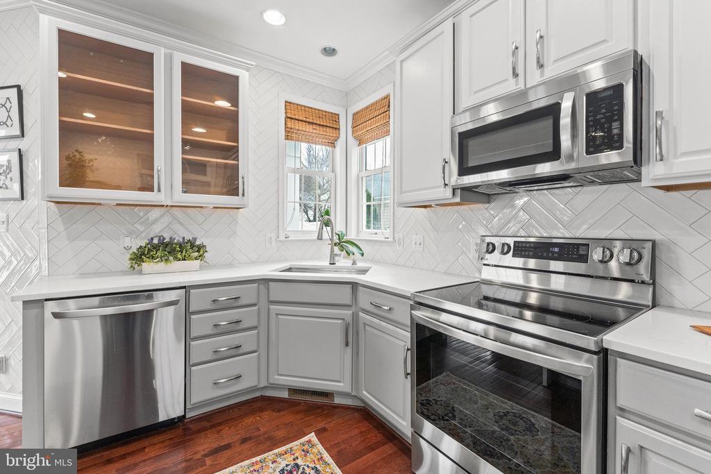 7230 JOHN TAYLOR MEWS