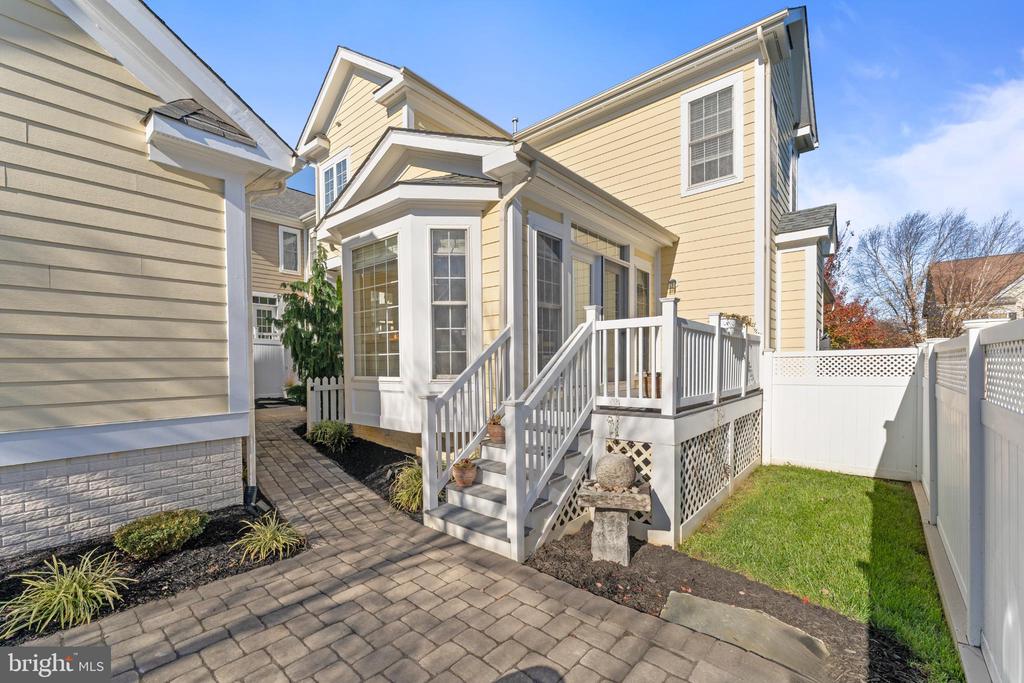 7230 JOHN TAYLOR MEWS