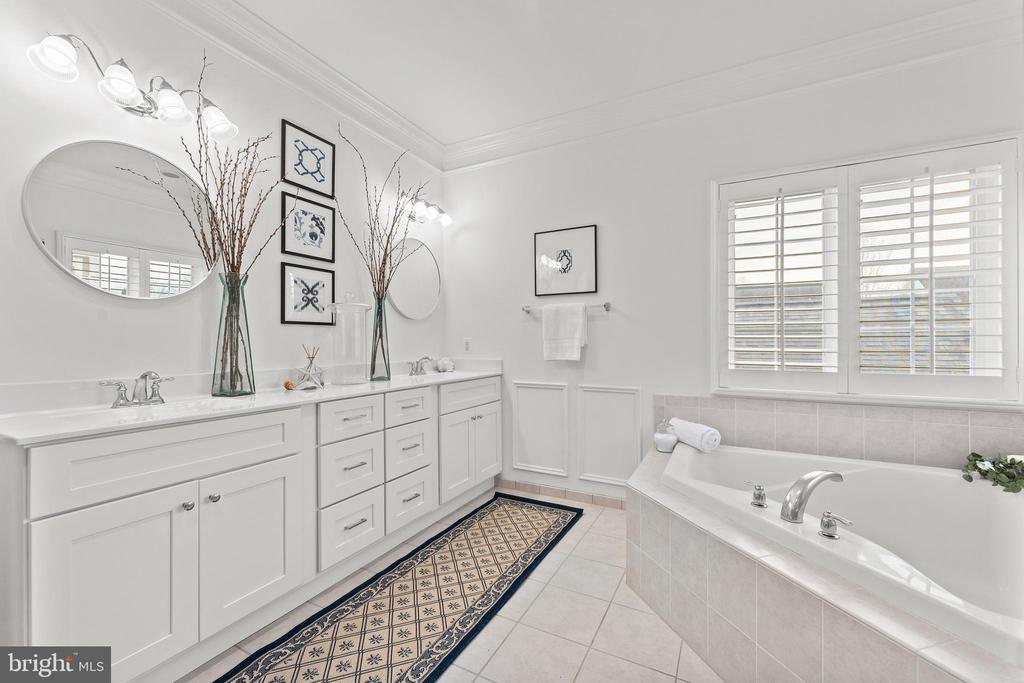 7230 JOHN TAYLOR MEWS