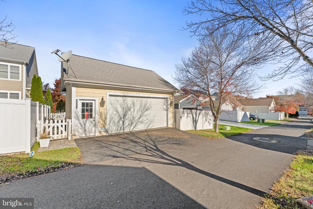 7230 JOHN TAYLOR MEWS
