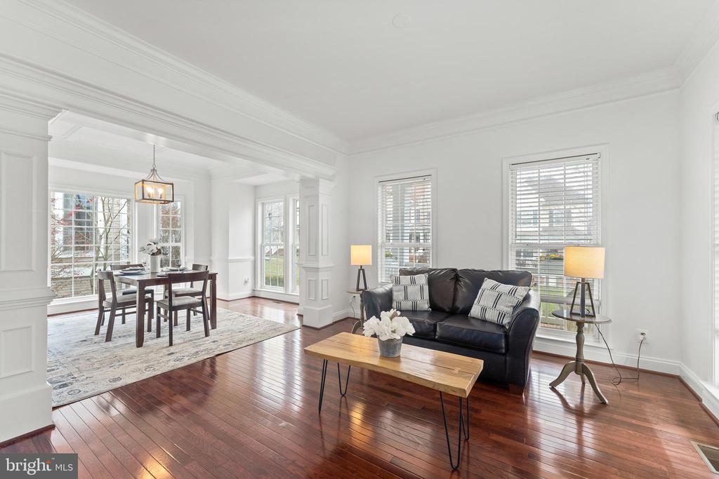 7230 JOHN TAYLOR MEWS