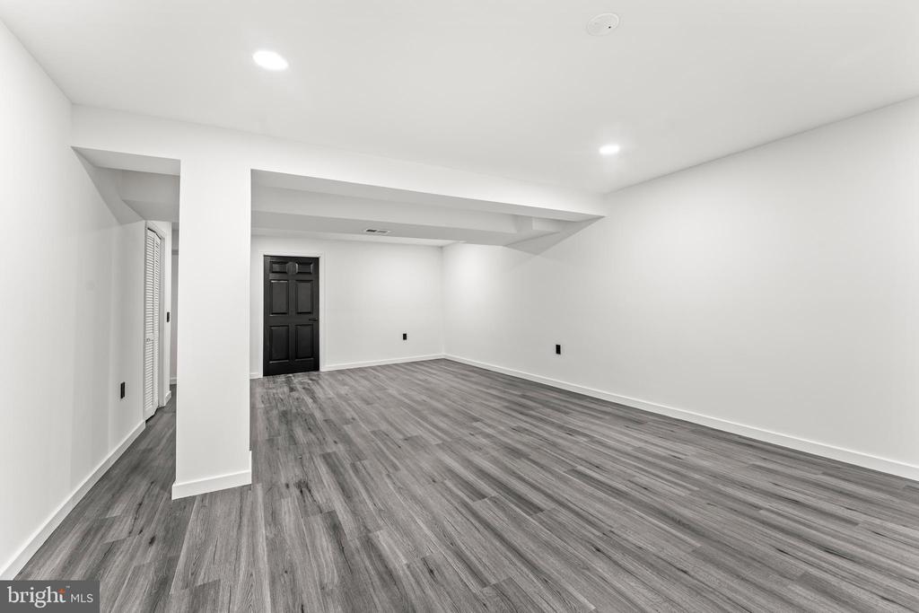 18261 SIGNATURE WAY