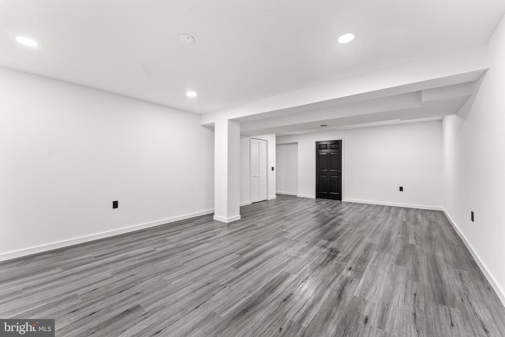 18261 SIGNATURE WAY