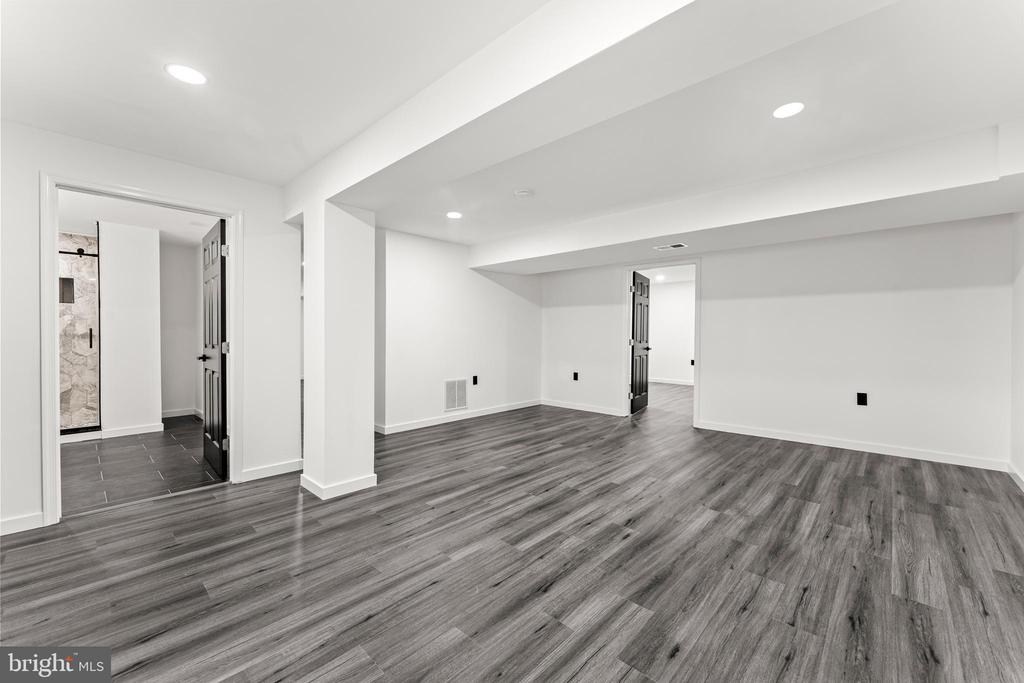 18261 SIGNATURE WAY