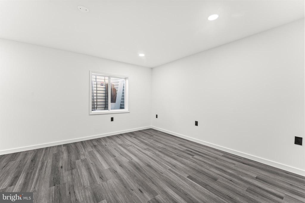 18261 SIGNATURE WAY