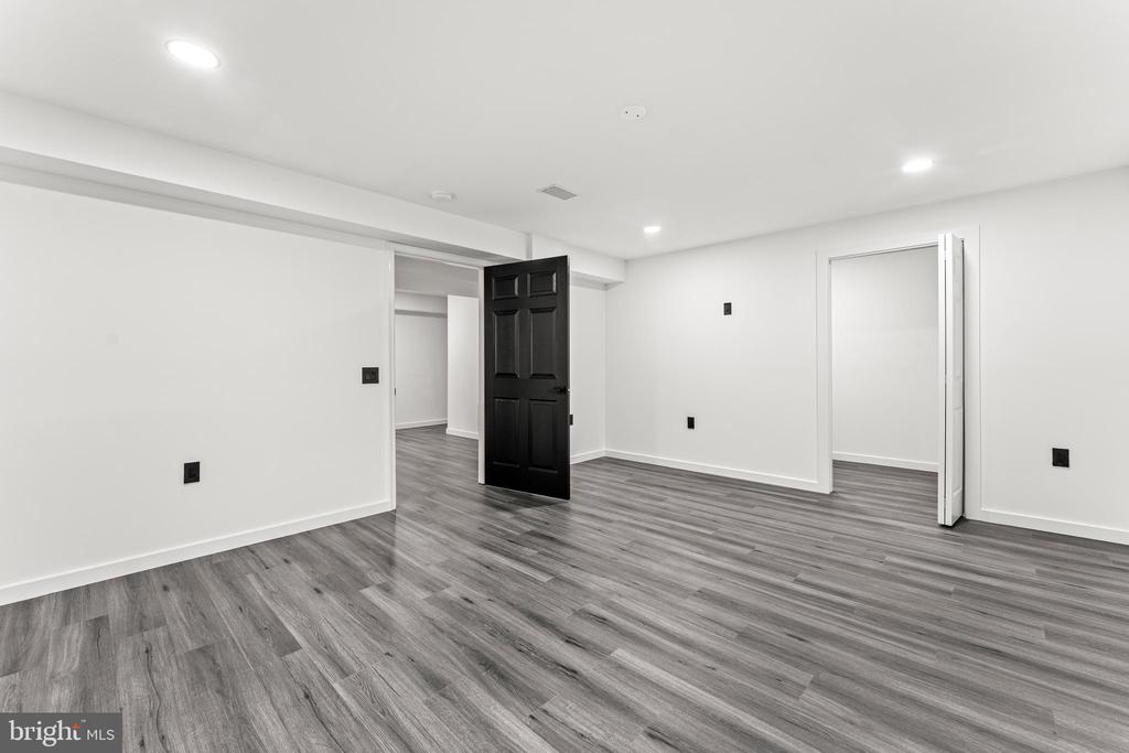 18261 SIGNATURE WAY