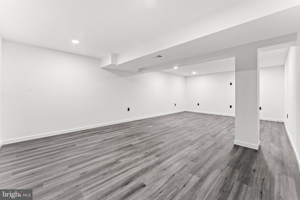 18261 SIGNATURE WAY