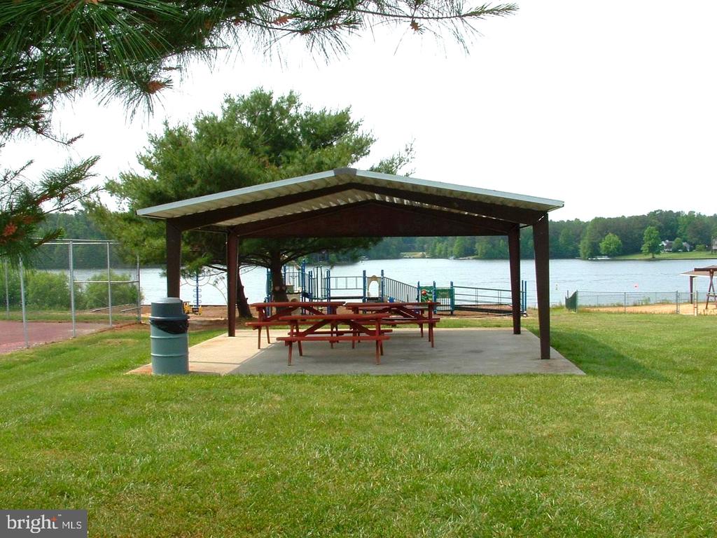 4 STAFFORD COVE
