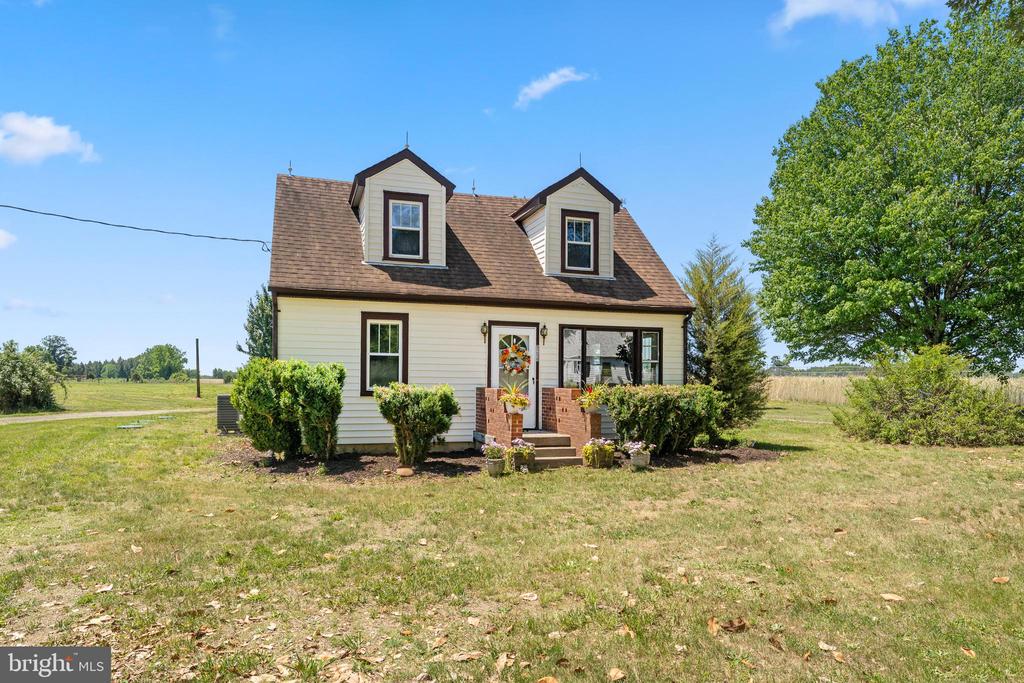 9256 STONEWALL JACKSON ROAD