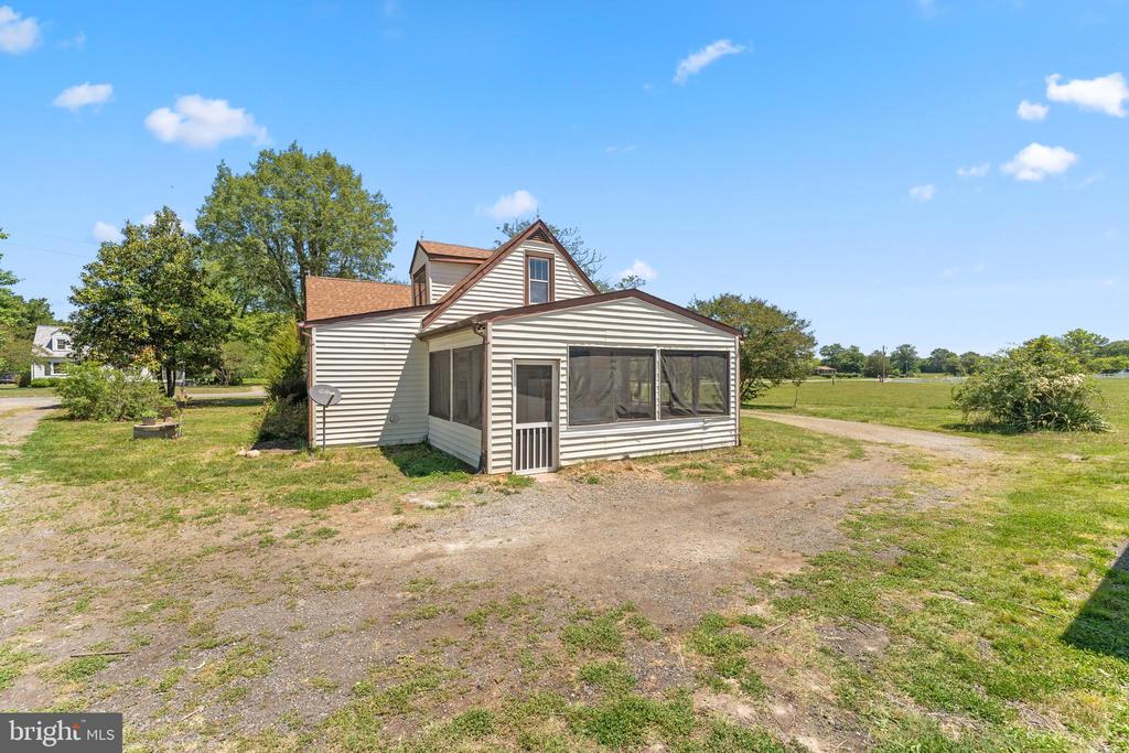 9256 STONEWALL JACKSON ROAD