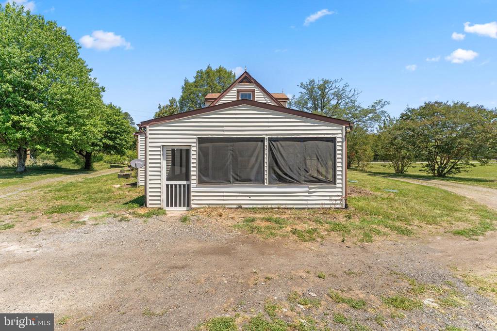 9256 STONEWALL JACKSON ROAD