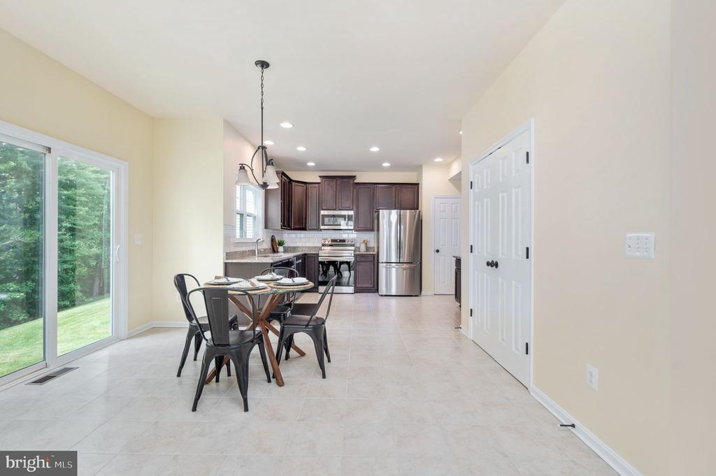 7323 LEGACY LANE