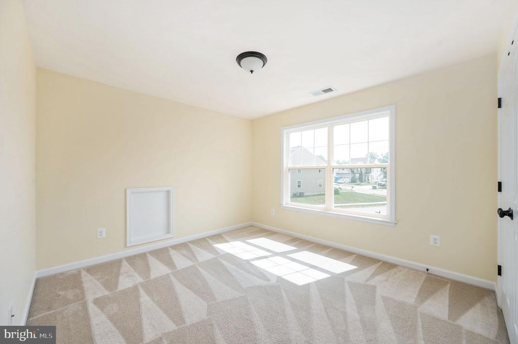 7323 LEGACY LANE