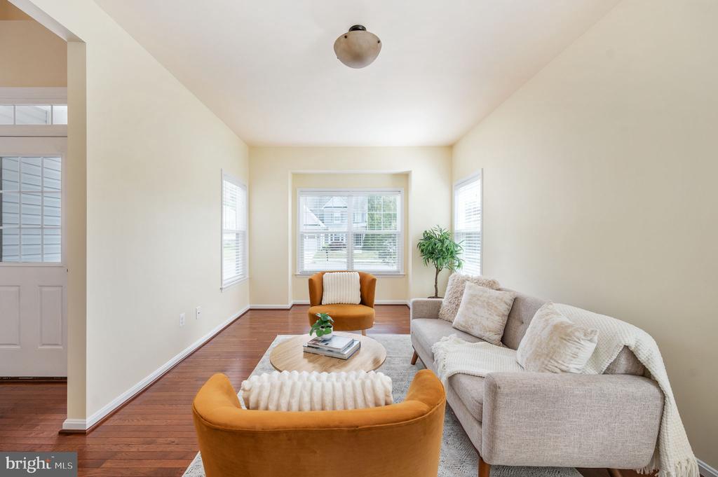 7323 LEGACY LANE