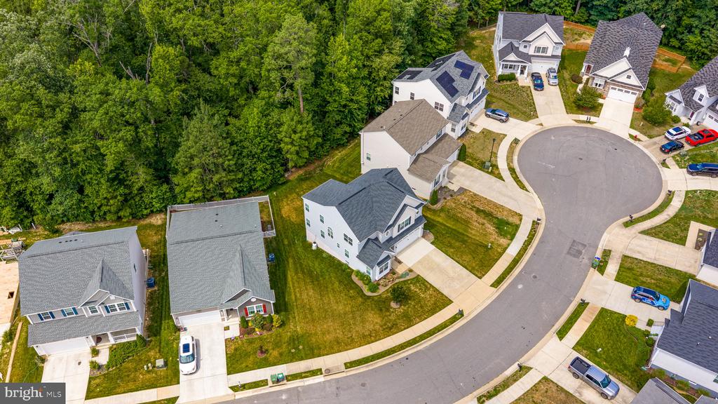 7323 LEGACY LANE