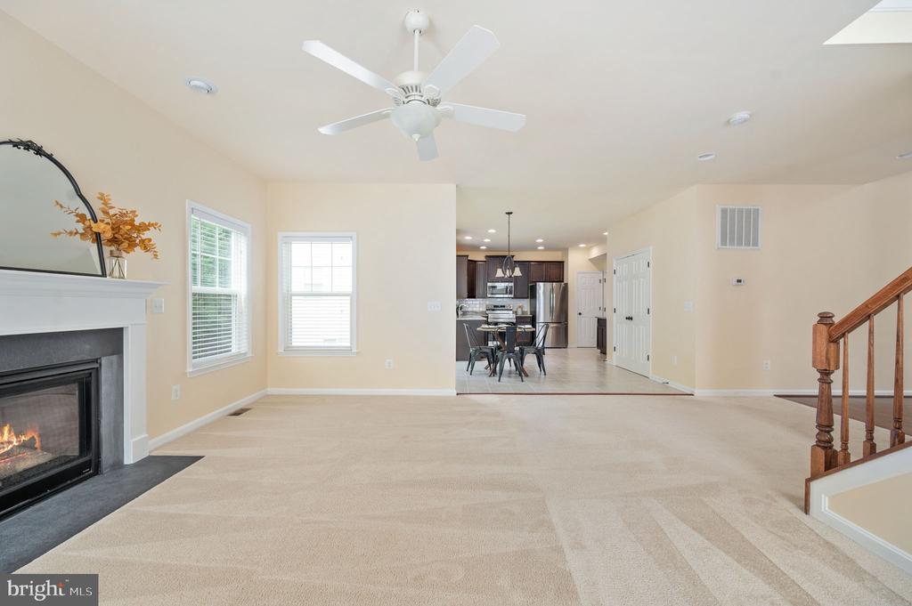 7323 LEGACY LANE