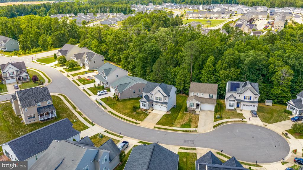 7323 LEGACY LANE