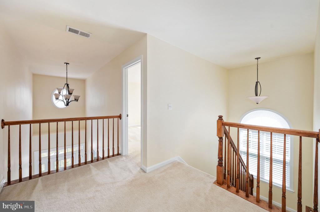 7323 LEGACY LANE
