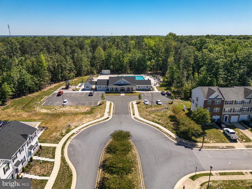 7323 LEGACY LANE