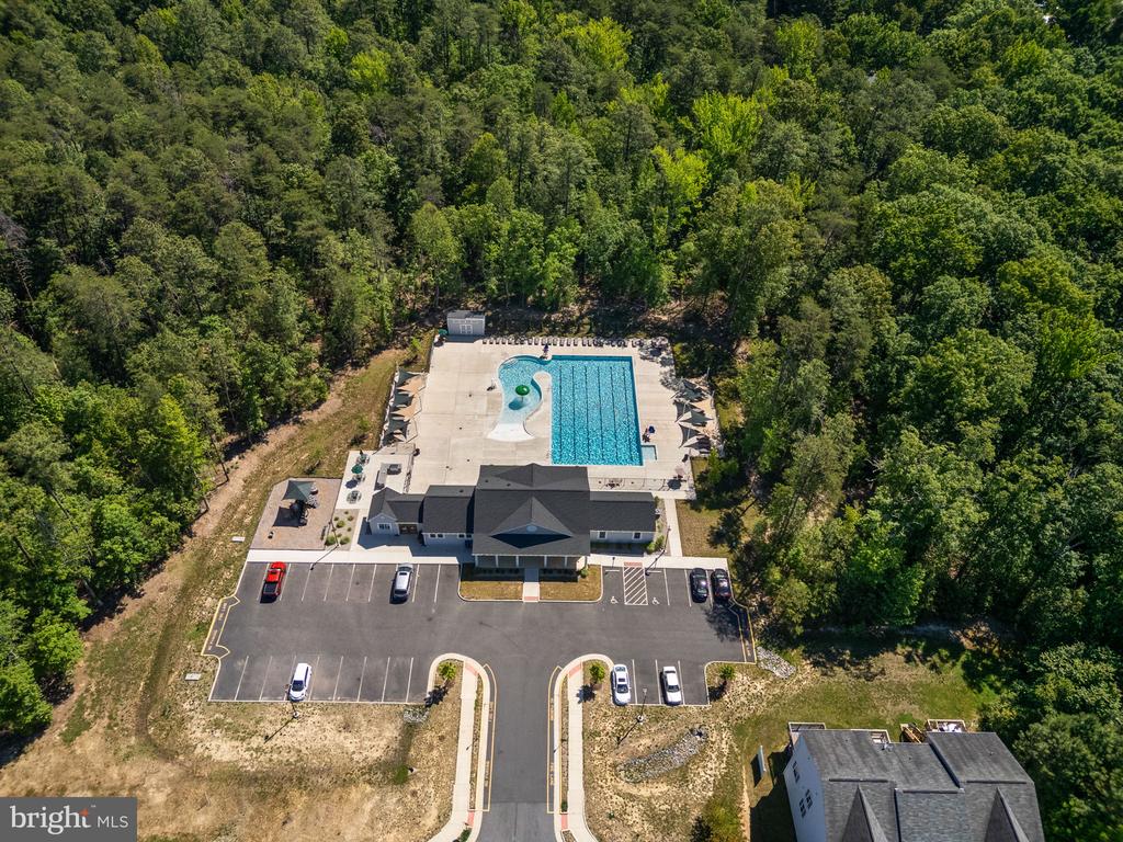 7323 LEGACY LANE
