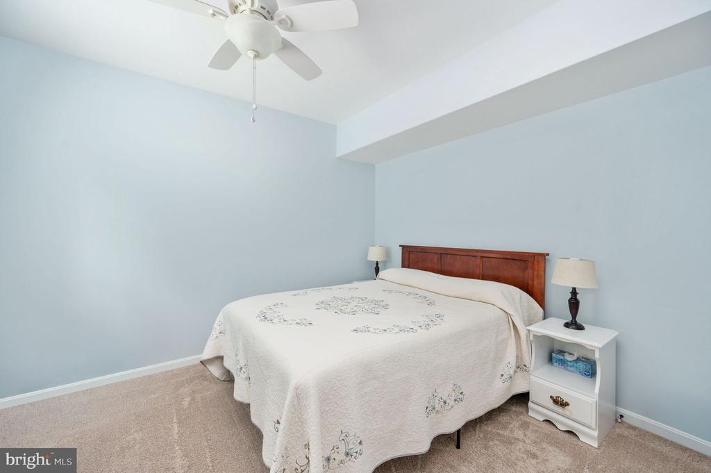7323 LEGACY LANE