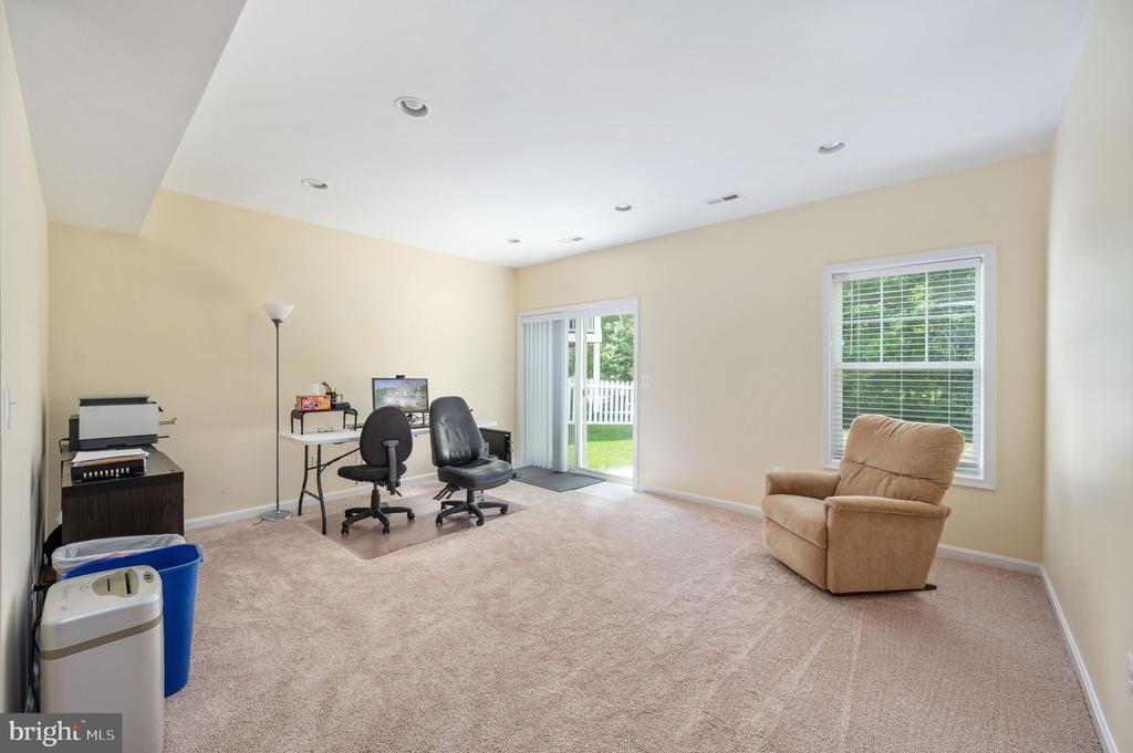 7323 LEGACY LANE
