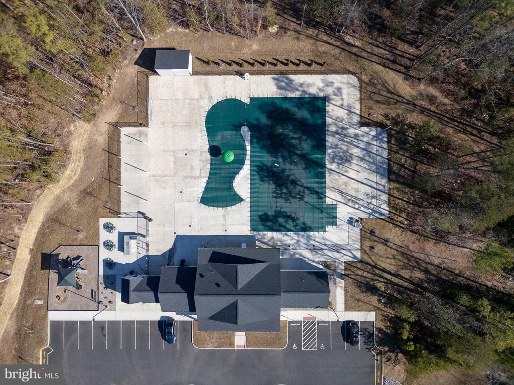 7323 LEGACY LANE
