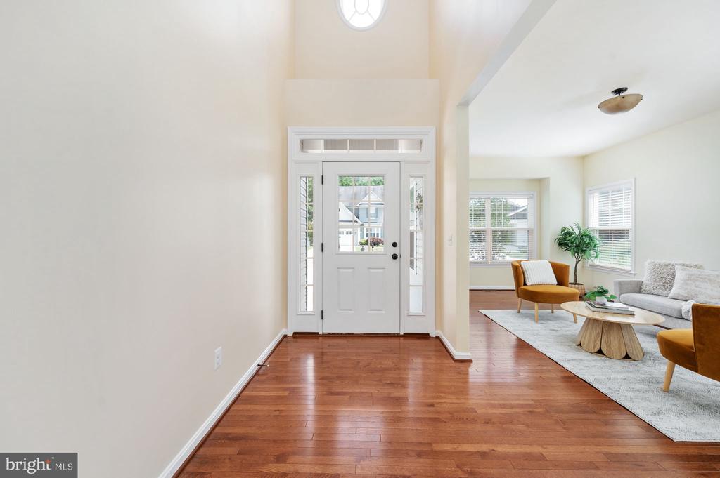 7323 LEGACY LANE