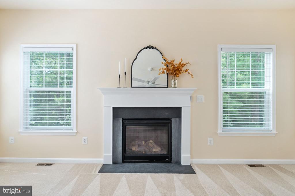 7323 LEGACY LANE