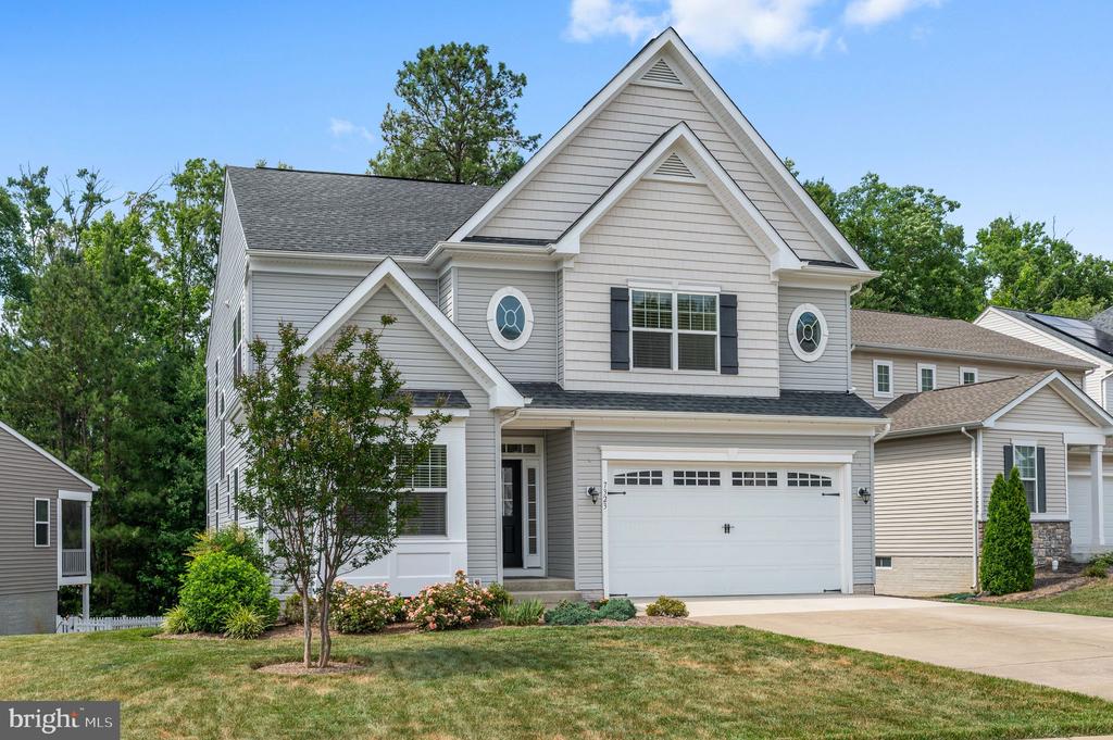 7323 LEGACY LANE