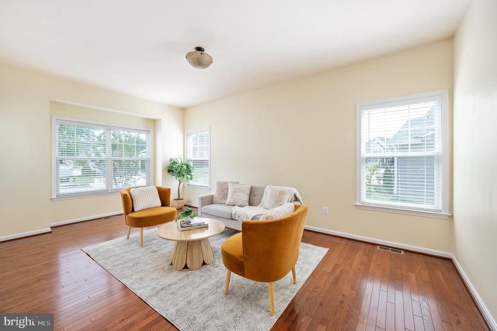 7323 LEGACY LANE