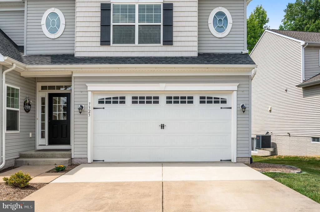 7323 LEGACY LANE