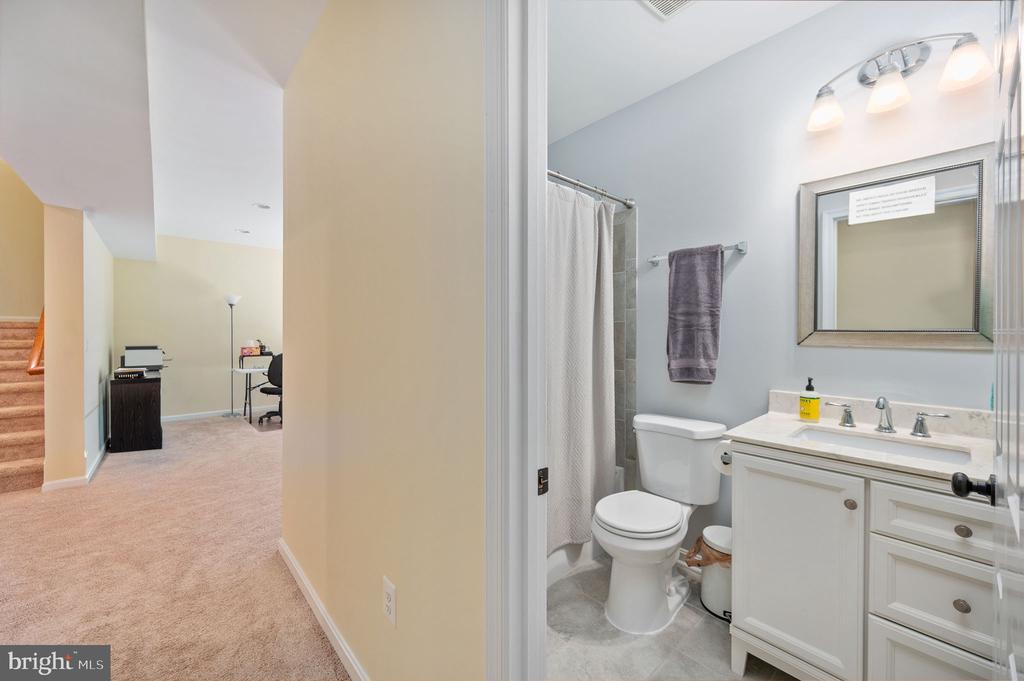 7323 LEGACY LANE