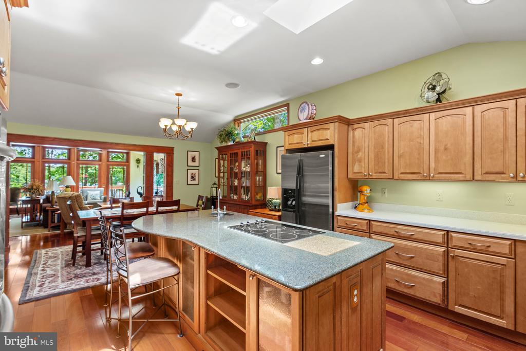 322 LAKE CAROLINE DRIVE