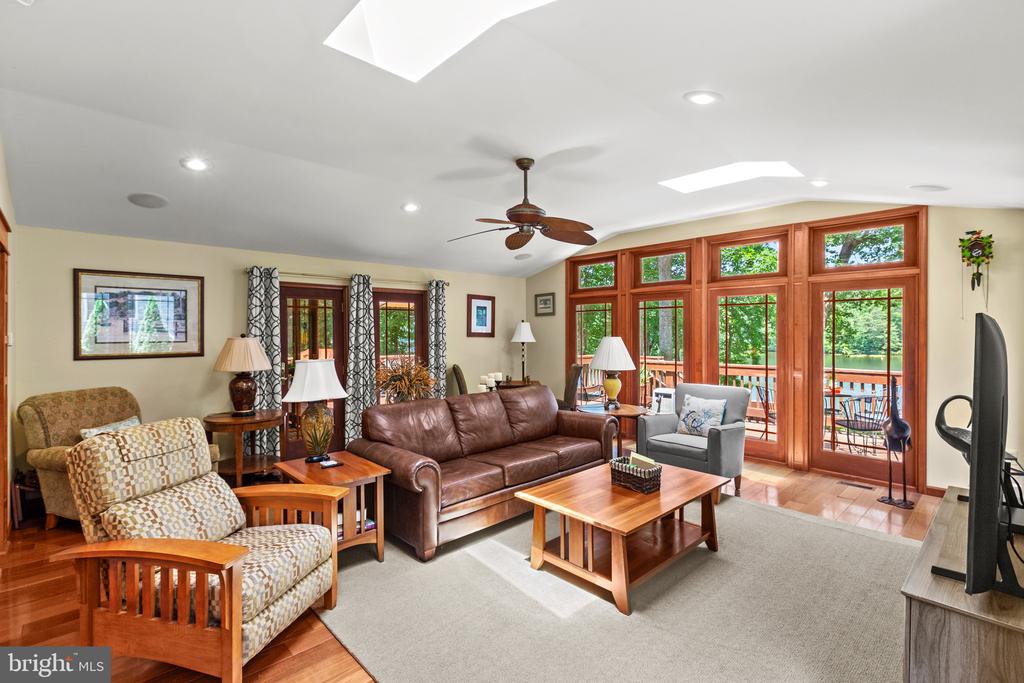 322 LAKE CAROLINE DRIVE