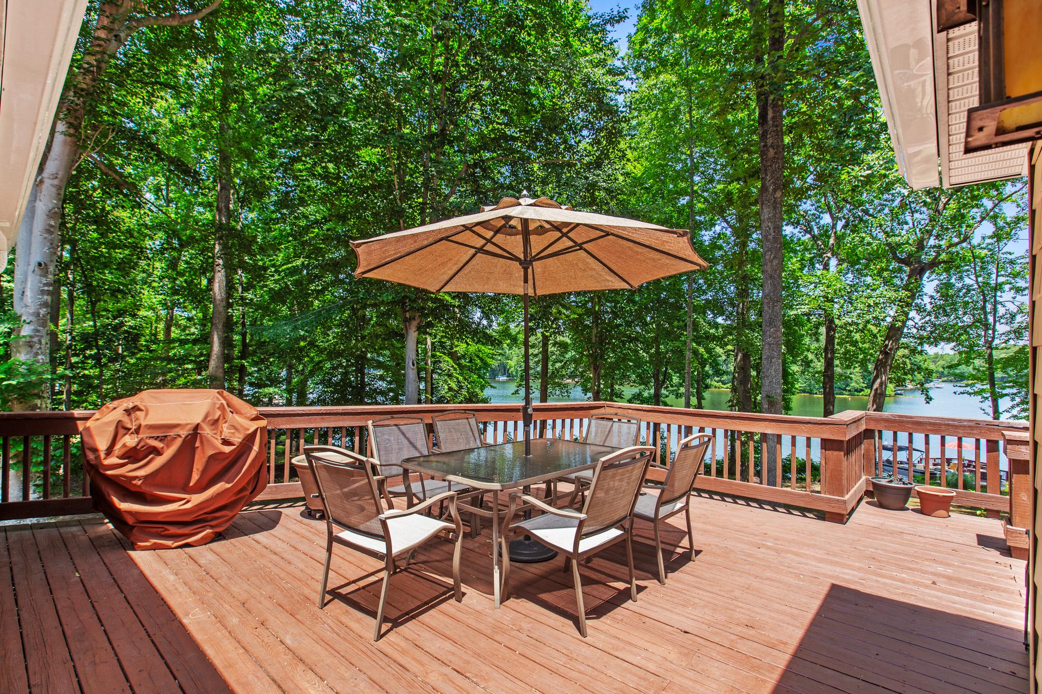 322 LAKE CAROLINE DRIVE