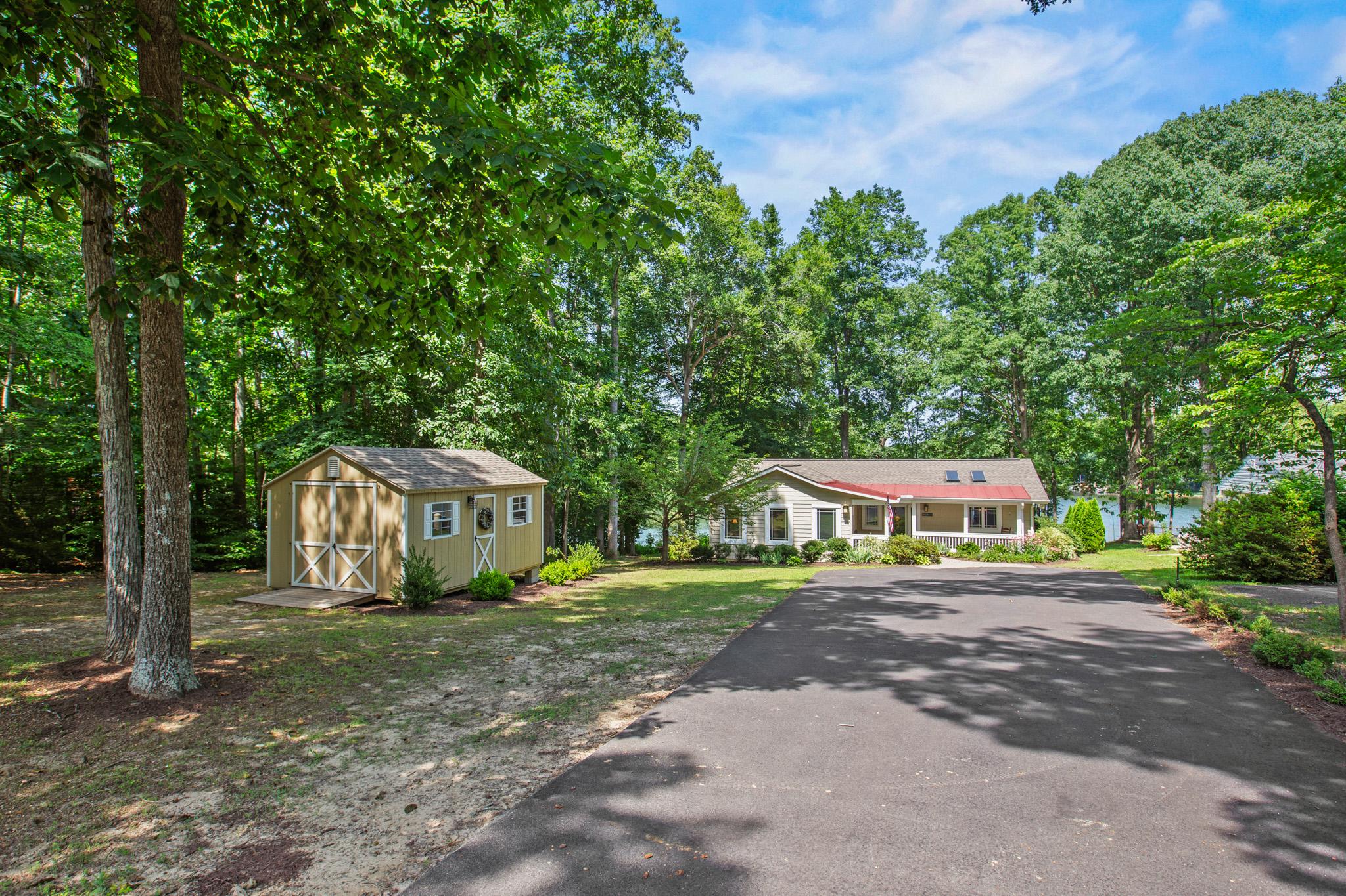 322 LAKE CAROLINE DRIVE