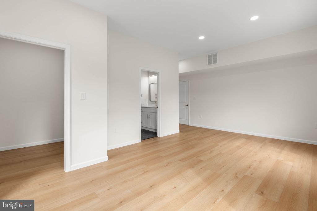 19005 TIDEWATER TRAIL