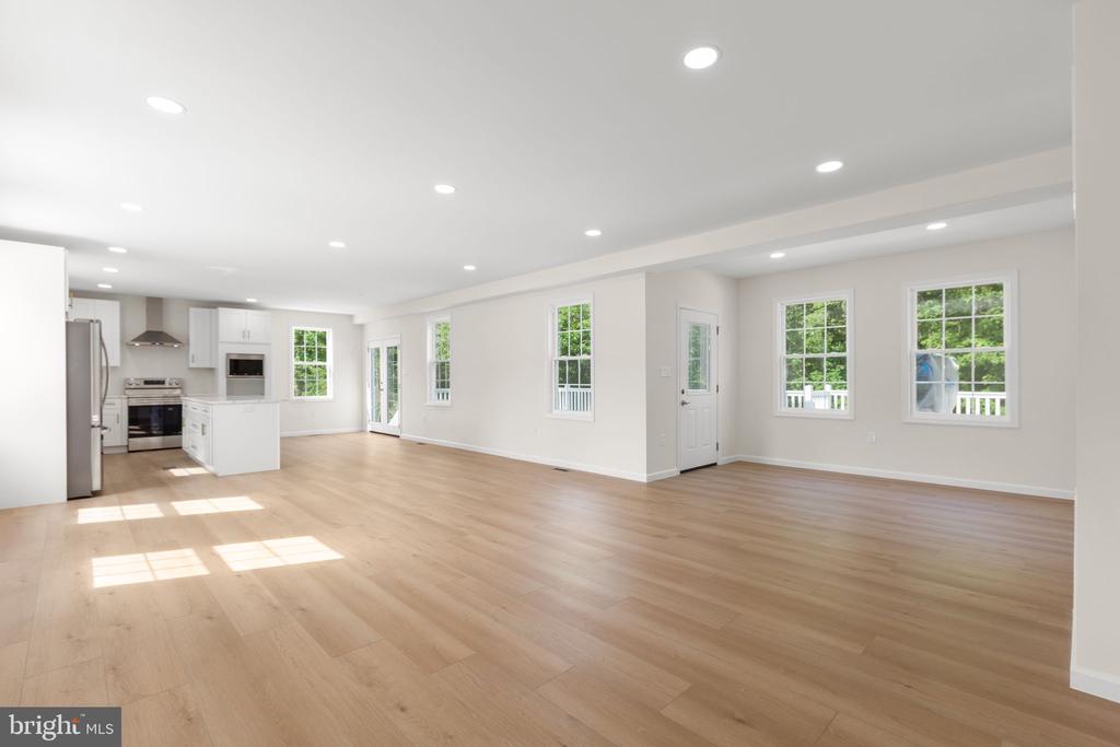 19005 TIDEWATER TRAIL