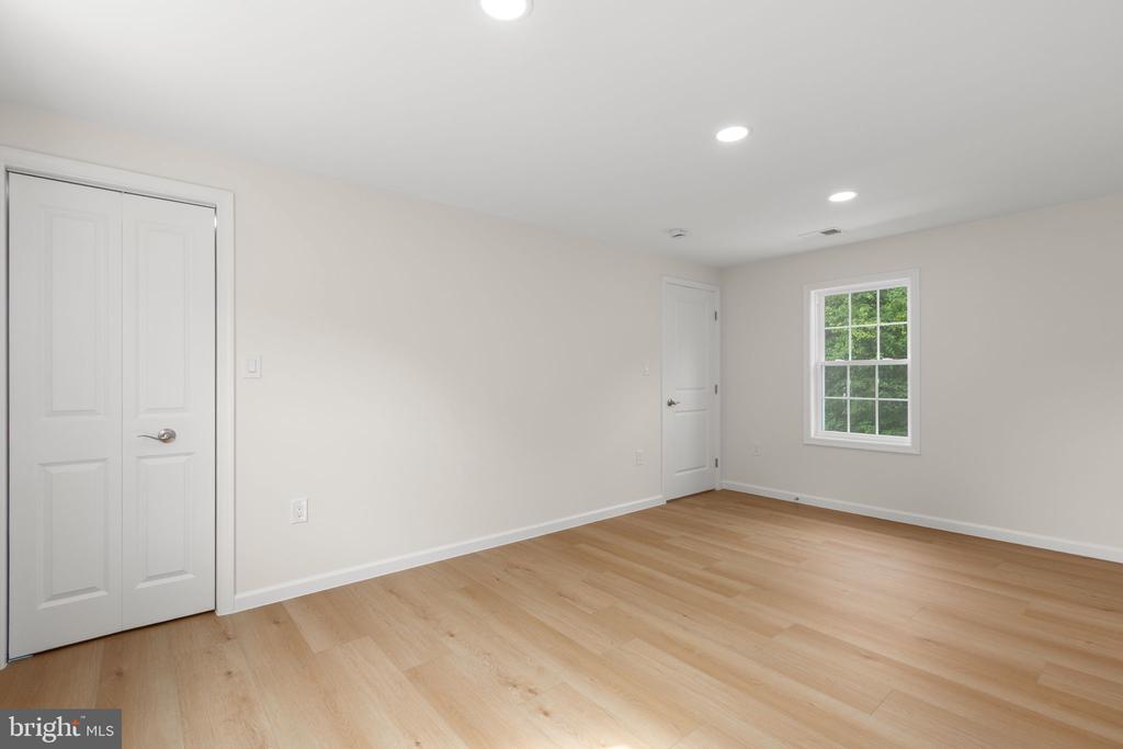 19005 TIDEWATER TRAIL