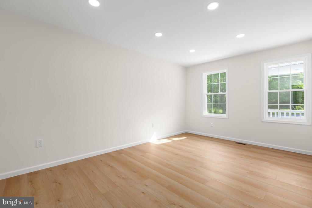 19005 TIDEWATER TRAIL