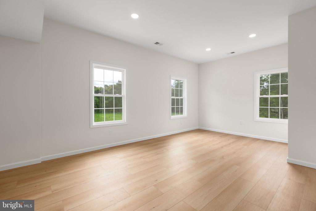 19005 TIDEWATER TRAIL