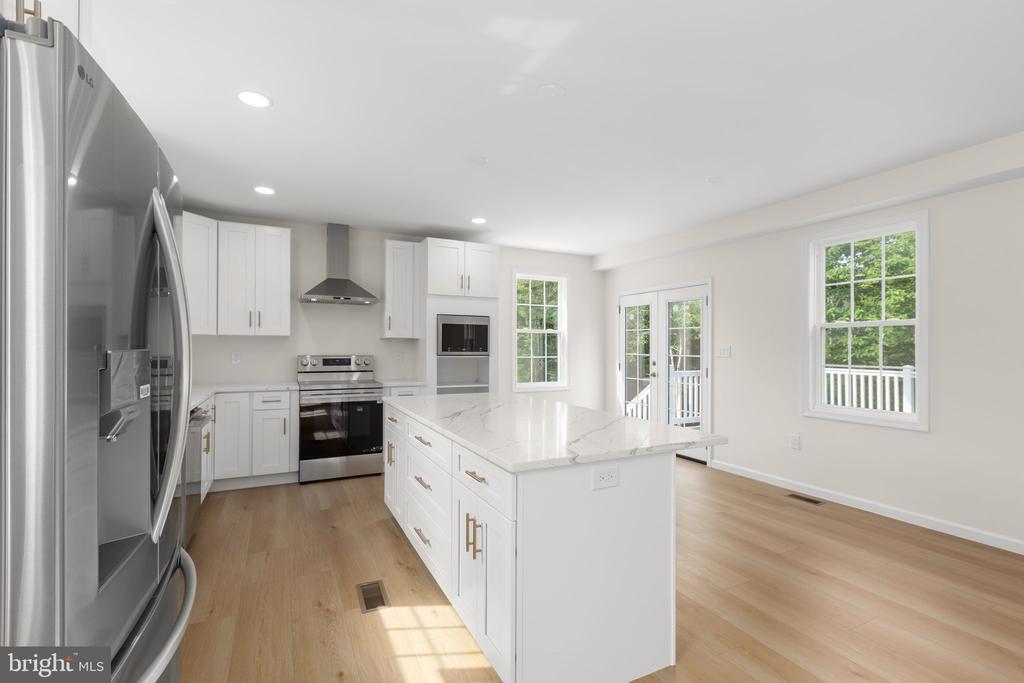 19005 TIDEWATER TRAIL