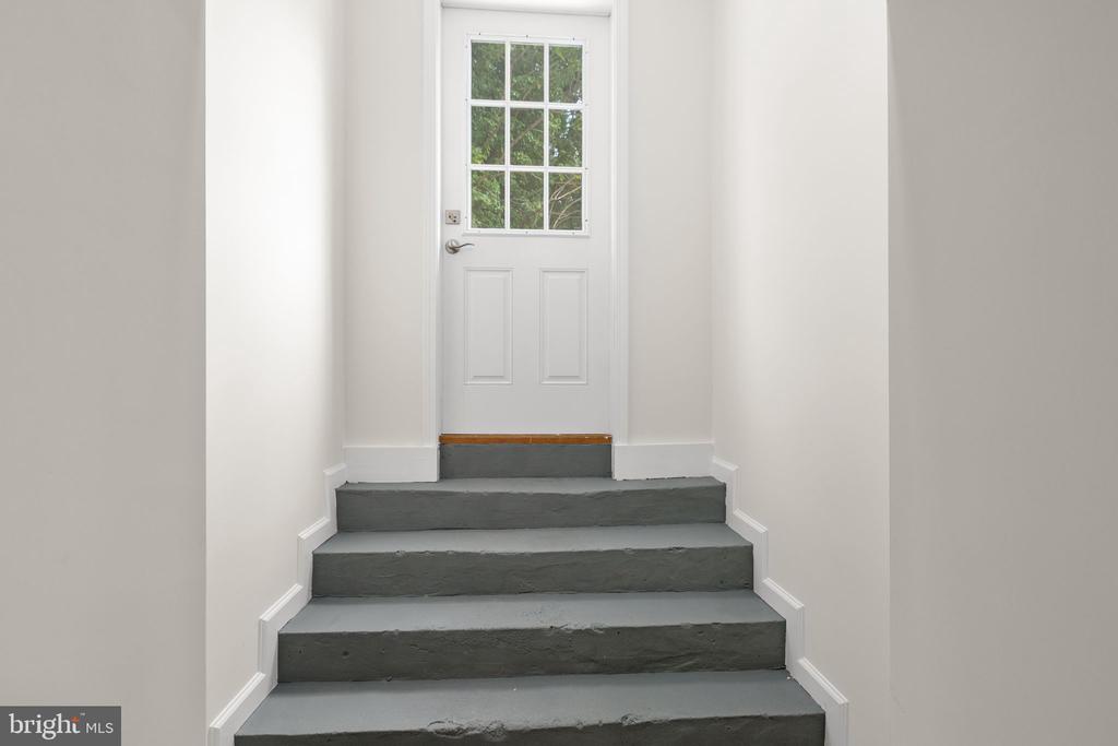 19005 TIDEWATER TRAIL