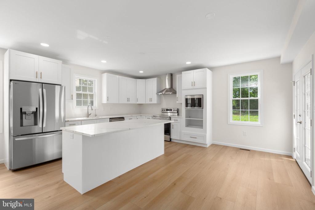 19005 TIDEWATER TRAIL