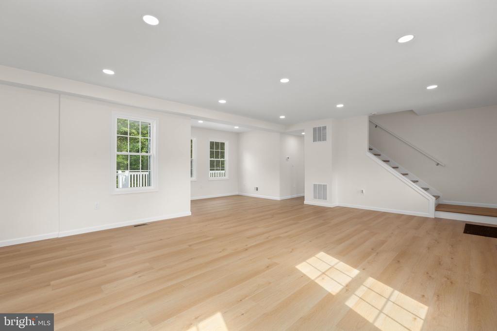 19005 TIDEWATER TRAIL