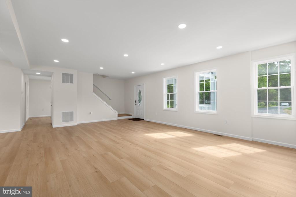 19005 TIDEWATER TRAIL