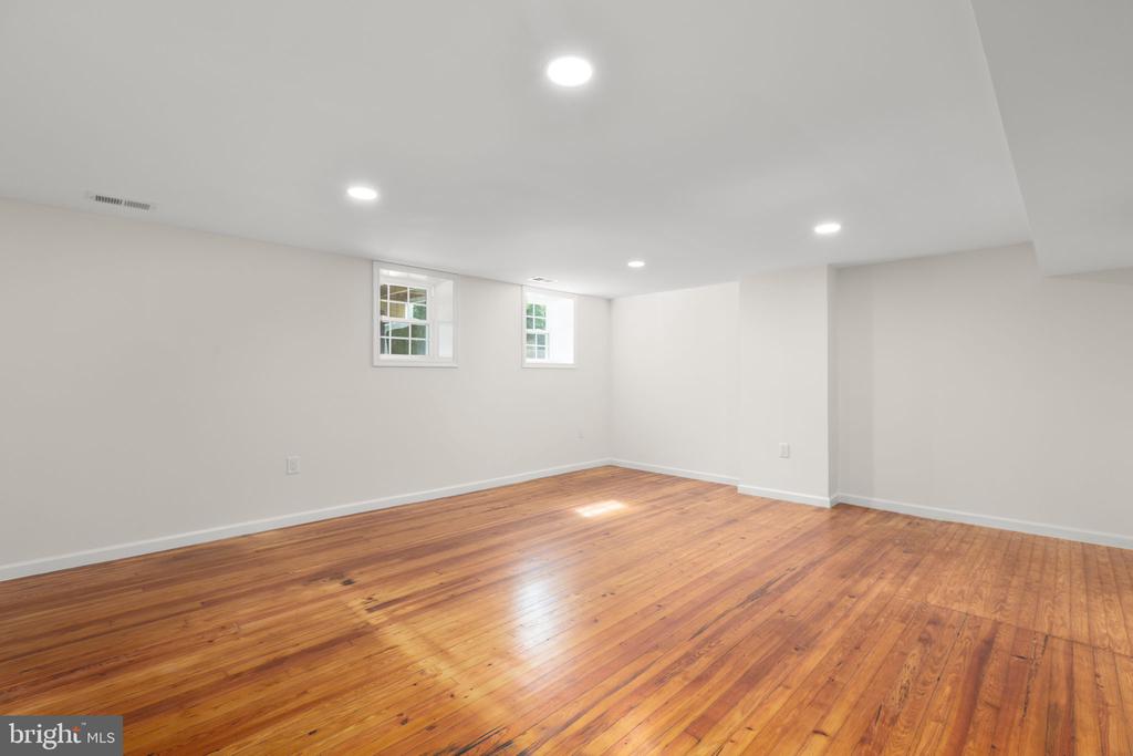 19005 TIDEWATER TRAIL