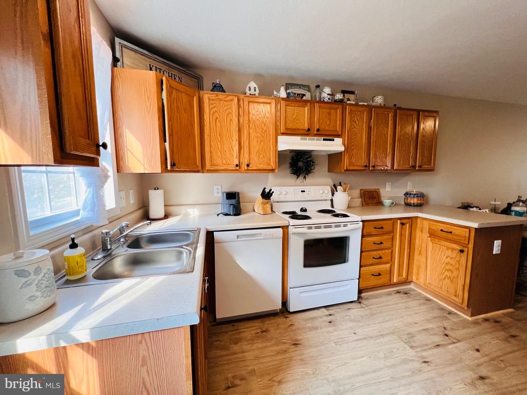 1127 SETTLERS LANDING DRIVE 47