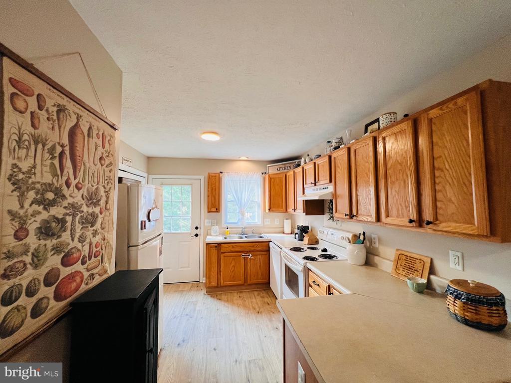 1127 SETTLERS LANDING DRIVE 47